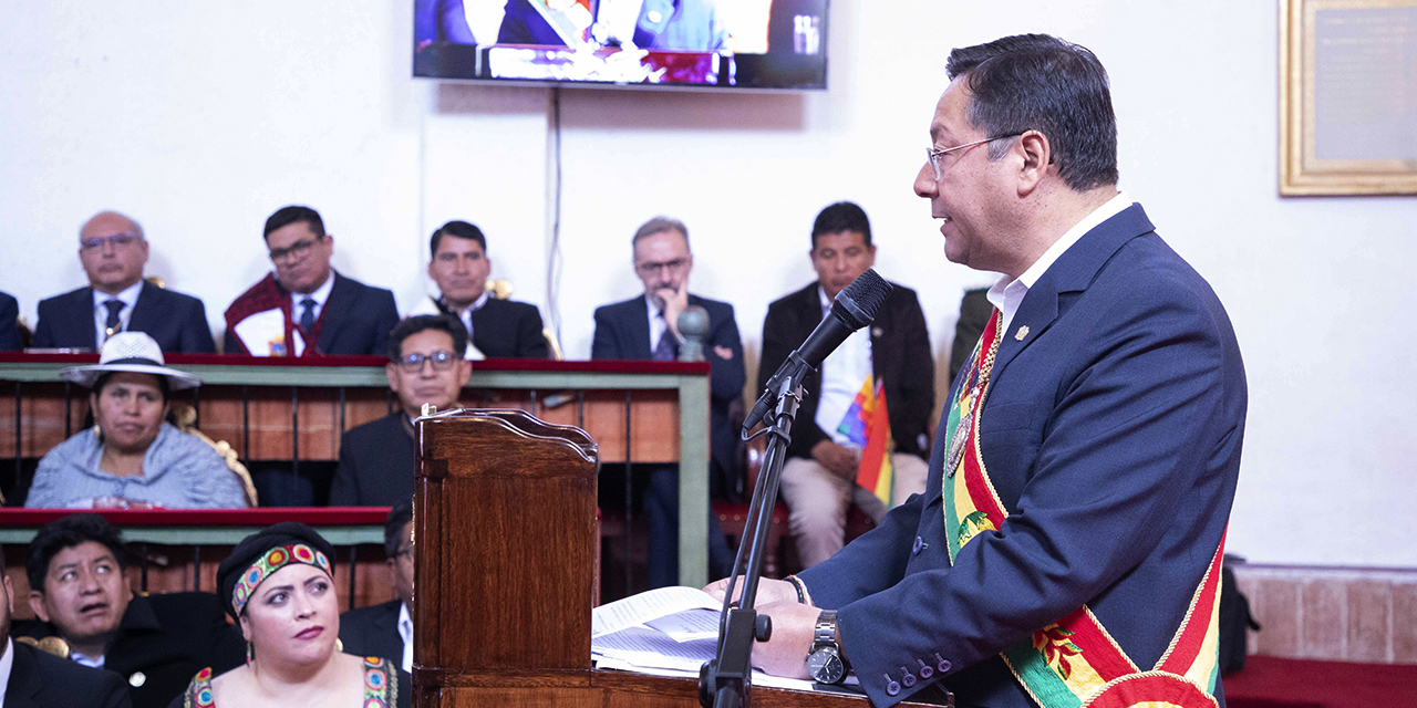 El presidente Luis Arce durante su discurso en la Casa de la Libertad en Sucre.