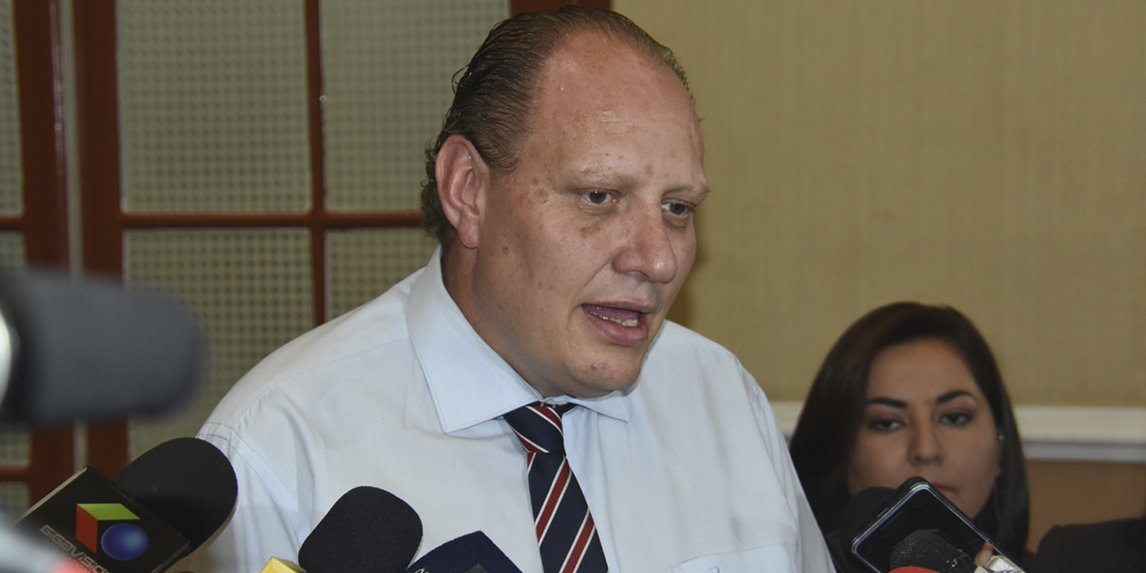 El viceministro de Comercio Exterior, Benjamín Blanco, en rueda de prensa.