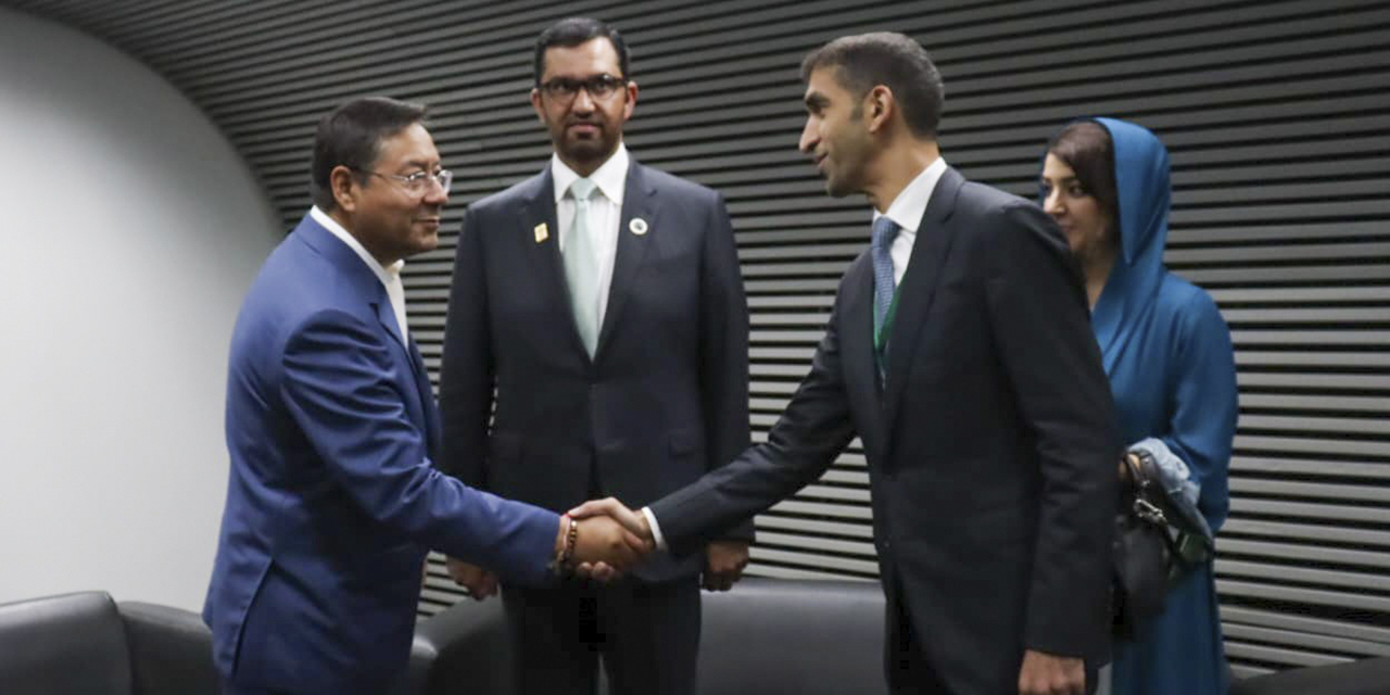 El presidente de Bolivia, Luis Arce, en Brasil, junto al designado para la COP28, sultán Ahmed Al Jaber.