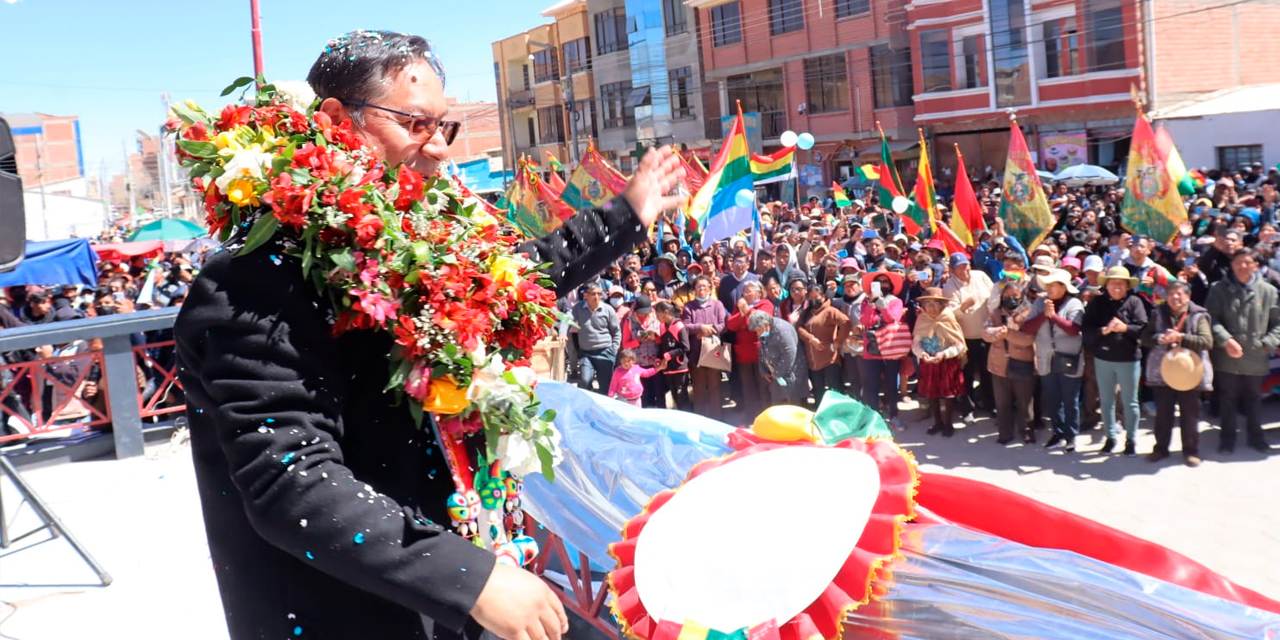 El presidente Luis Arce en Uyuni, Potosí. Foto: Comunicación Presidencial.