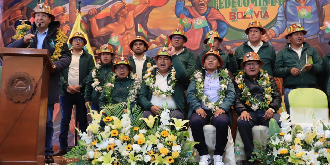 El presidente Luis Arce en el aniversario minero departamental.