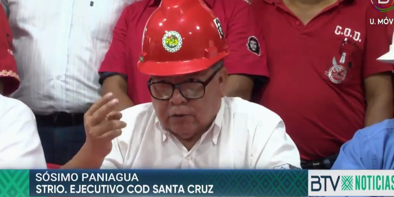 El ejecutivo de la COD de Santa Cruz, Sósimo Paniagua, en conferencia de prensa. Imagen: Captura Bolivia Tv.