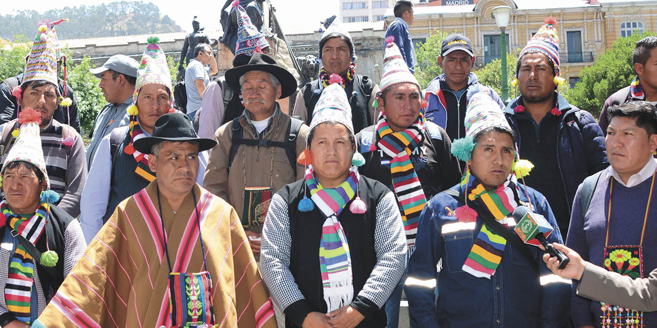 Dirigentes de la provincia Chayanta, de Potosí. | Foto: ABI