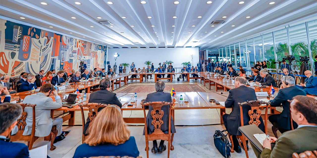 La Reunión de Presidentes de América del Sur, celebrada el 30 de mayo en Brasilia, Brasil. Foto: MRE