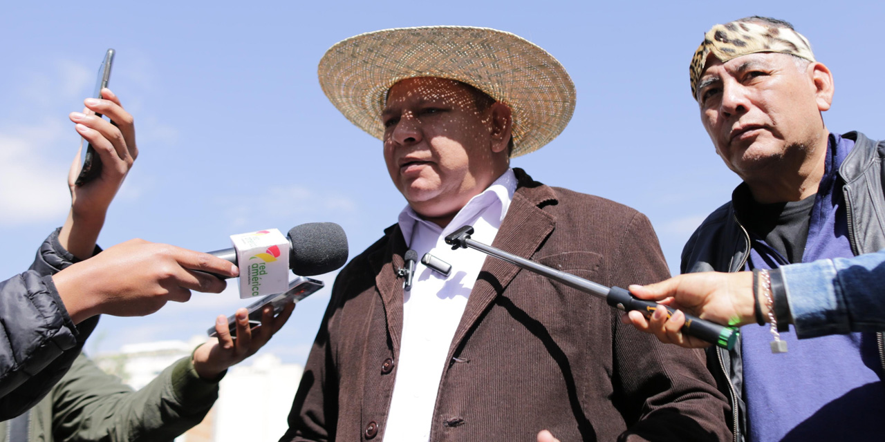 El vicepresidente de Amdecruz, Pedro Damián Dorado, en rueda de prensa.