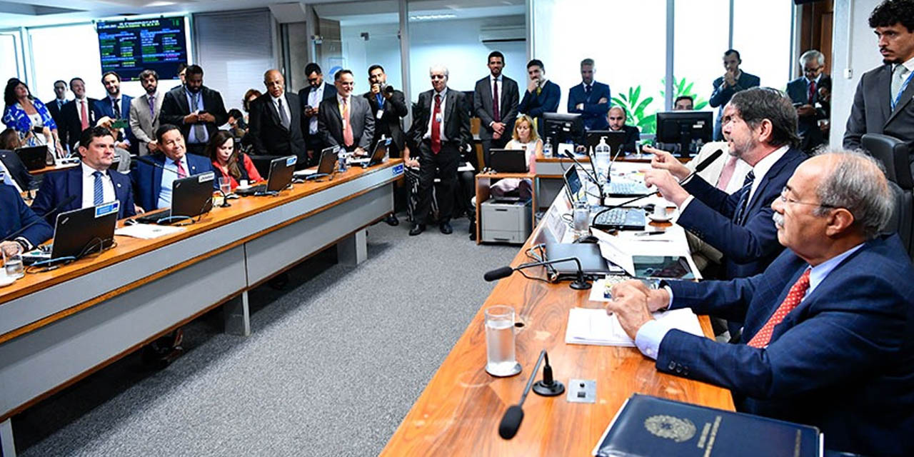 Sesión de la Comisión de Relaciones Exteriores (CRE) del Senado de Brasil, el 23 de noviembre. Foto: Senado de Brasil.