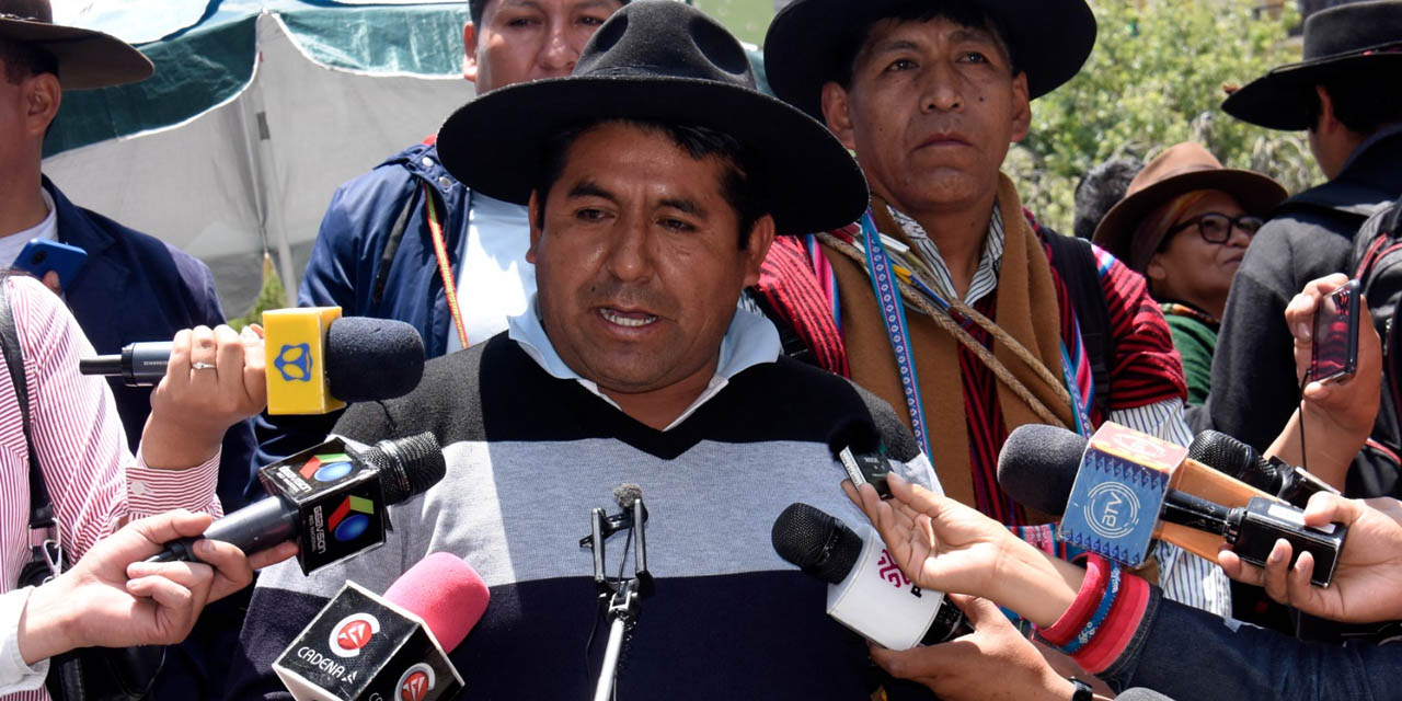 El secretario general de la Confederación Sindical Única de Trabajadores Campesinos de Bolivia (CSUTCB), Mario Seña.