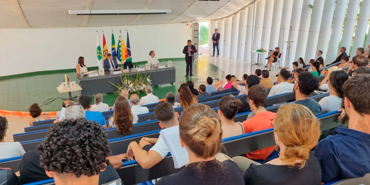 El vicepresidente David Choquehuanca en la Universidad de Brasilia.