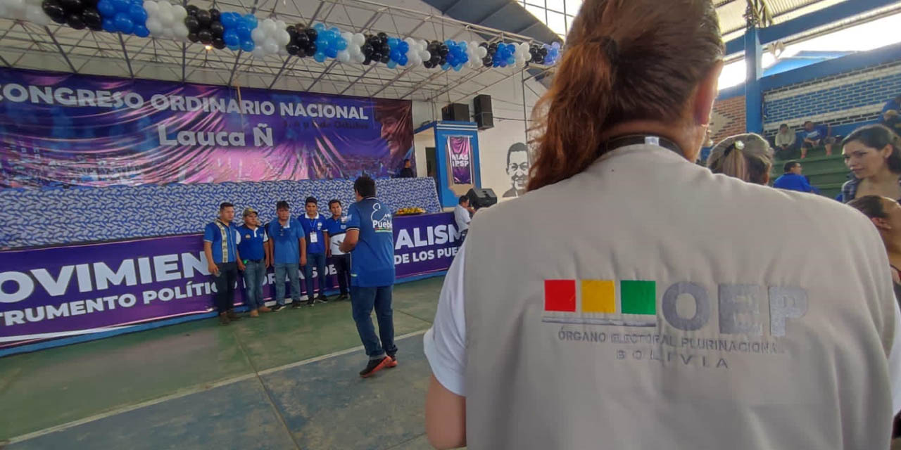 Funcionarios del SIFDE realizaron el seguimiento del X Congreso del MAS en Lauca Ñ, Cochabamba, el 3 y 4 de octubre. Foto: Facebook MAS