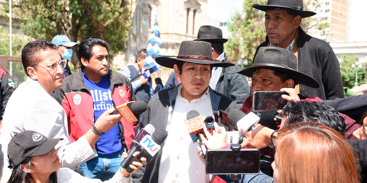 La dirigencia de la Csutcb en conferencia de prensa. Foto: ABI