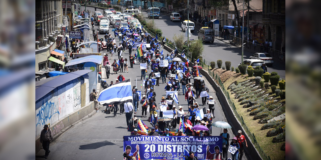 Militantes del ala "evista" iniciaron su marcha desde la avenida Montes. Foto: Gustavo Ticona