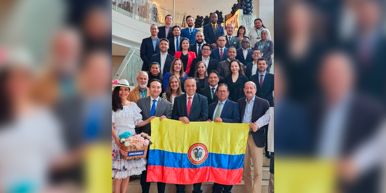 El viceministro Jorge Silva junto a los representantes de las otras naciones. Foto: MJyTI