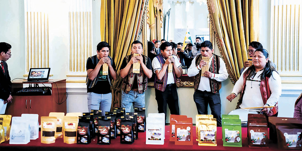 El IX Torneo Nacional Taza de Calidad Café Presidencial finalizó ayer con la subasta electrónica de 16 muestras ganadoras. | Foto: Presidencia