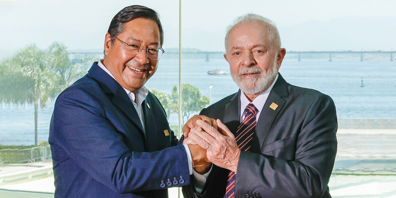 El presidente Luis Arce y su homólogo Luiz Inácio Lula da Silva, el 7 de diciembre, en Brasil. Foto: Archivo