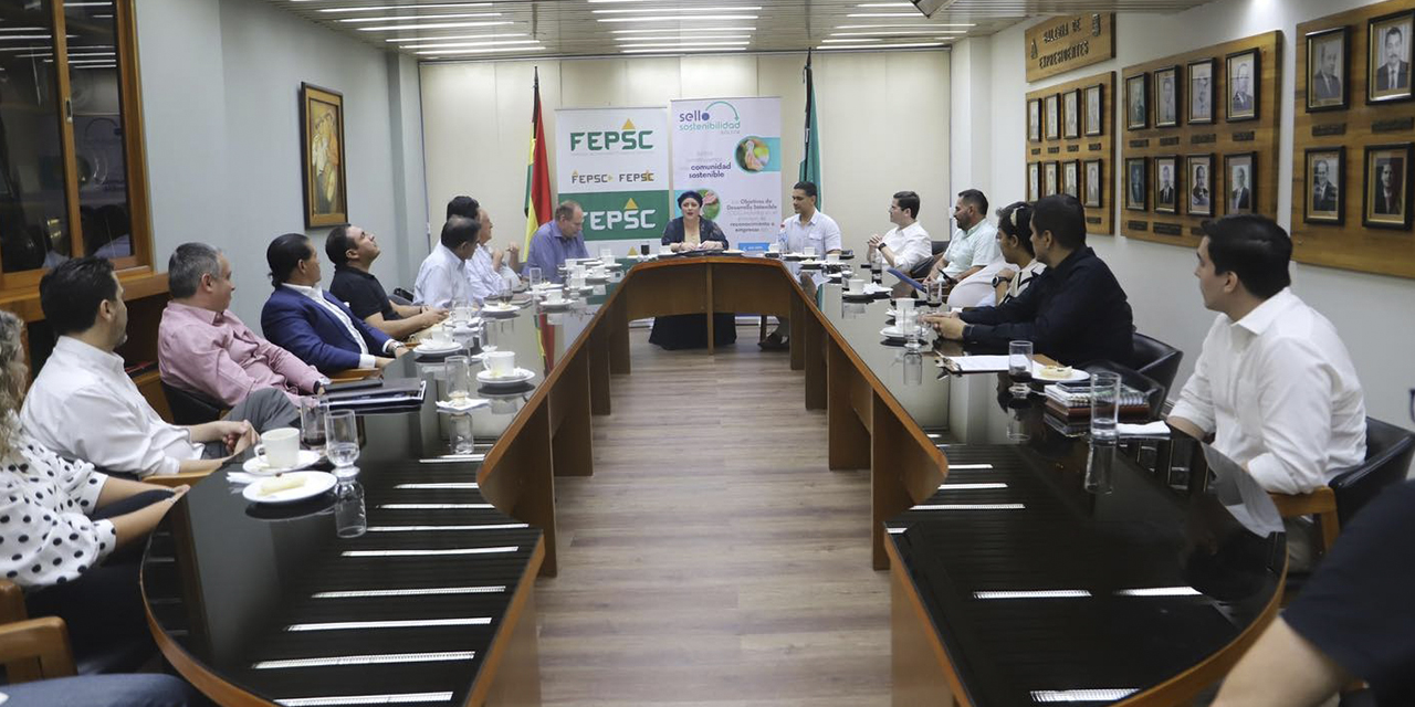 La reunión entre empresarios y autoridades del Gobierno nacional en Santa Cruz.