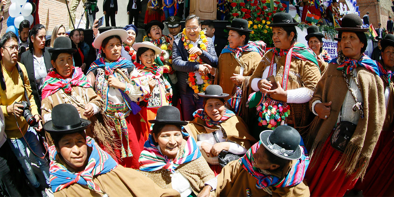 Presidente celebra el 44 aniversario de las ‘Bartolinas’ y destaca sus luchas y enseñanzas