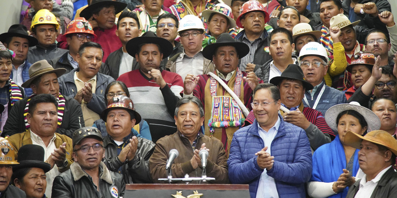 Sectores sociales de base coincidieron ayer en respaldar las determinaciones del Pacto de Unidad y de la Central Obrera Boliviana (COB).