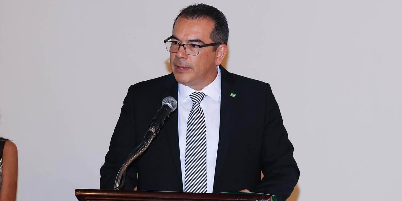 El vicegobernador de Santa Cruz, Mario Aguilera. | Foto: RRSS