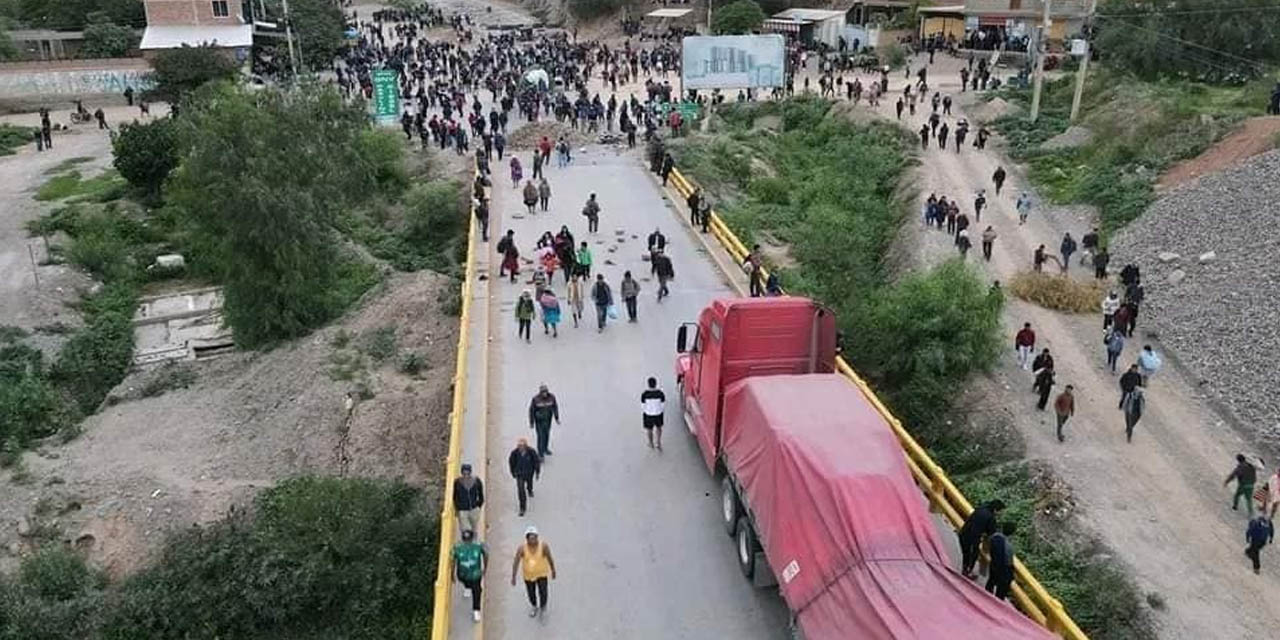 Bloqueos en Cochabamba. | Foto: RRSS