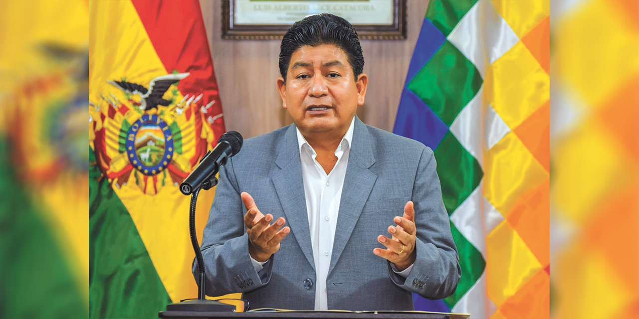 Ministro Montaño le pide a Evo Morales no “aferrarse” a su candidatura electoral