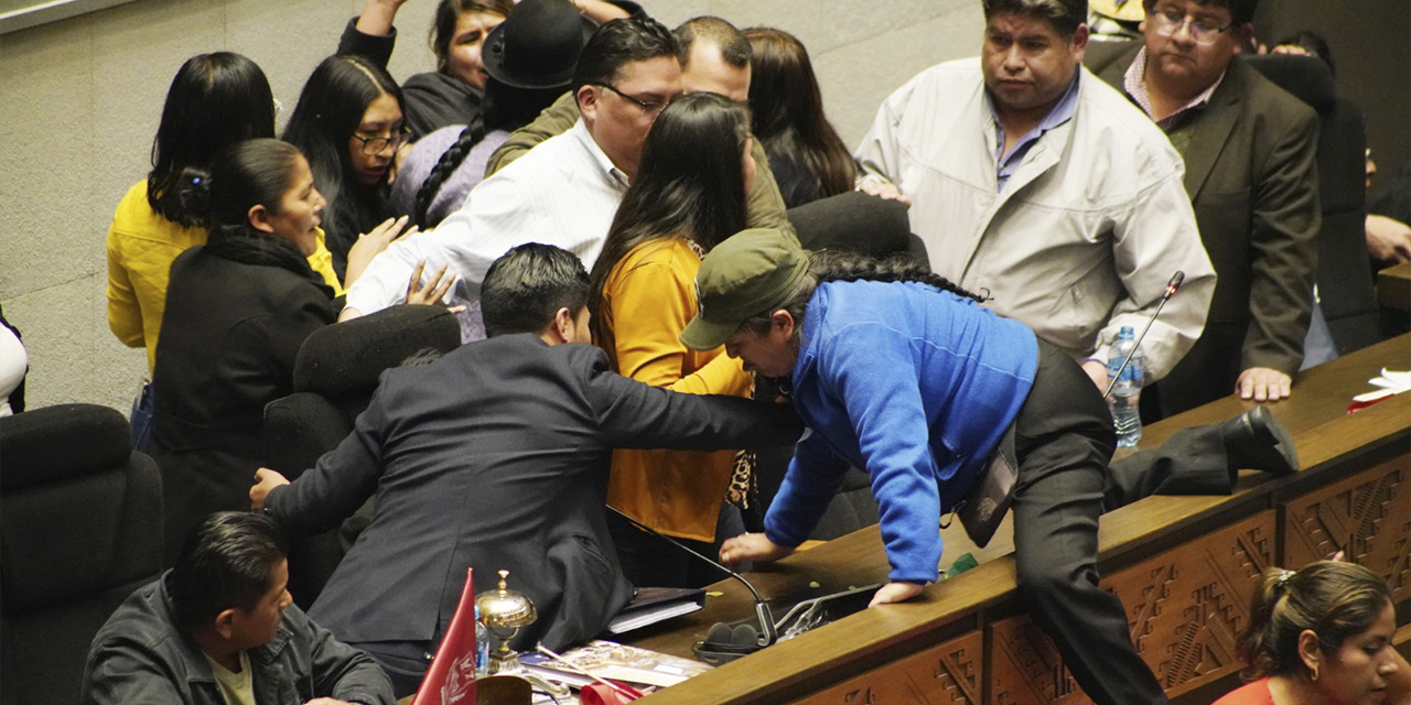 Incidentes en la Cámara de Diputados durante el debate de créditos externos.