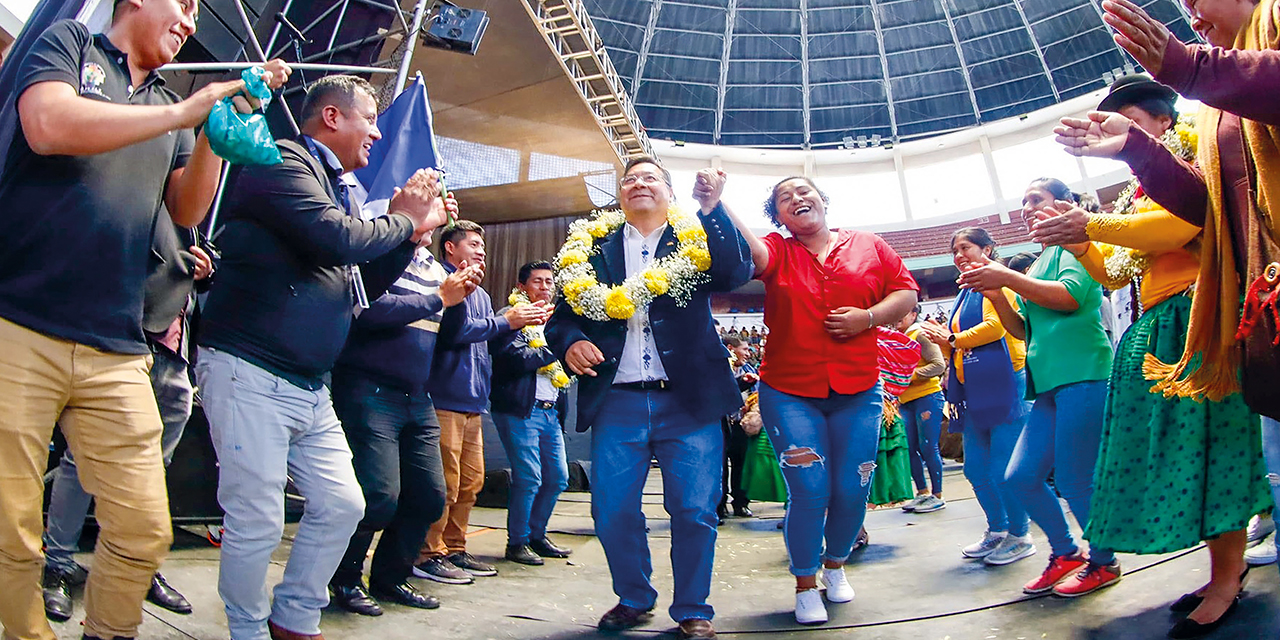 El Jefe de Estado en el acto de inauguración.