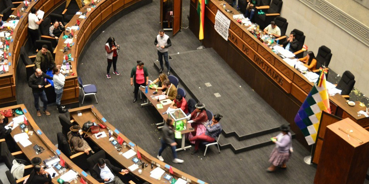 El pleno de Diputados durante la votación para la aprobación de los proyectos de ley. Foto:  Cámara de Diputados