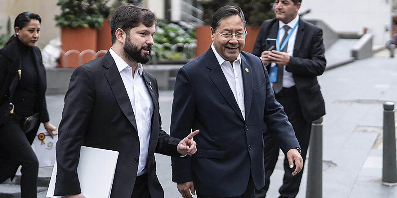 Los presidente Luis Arce de Bolivia y Gabriel Boric en Chile.