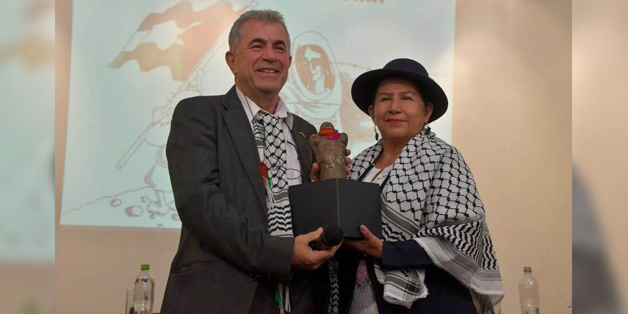 Alwani y Sosa en el acto de conmemoración del 48 aniversario del Día de la Tierra Palestina Foto: Cancillería