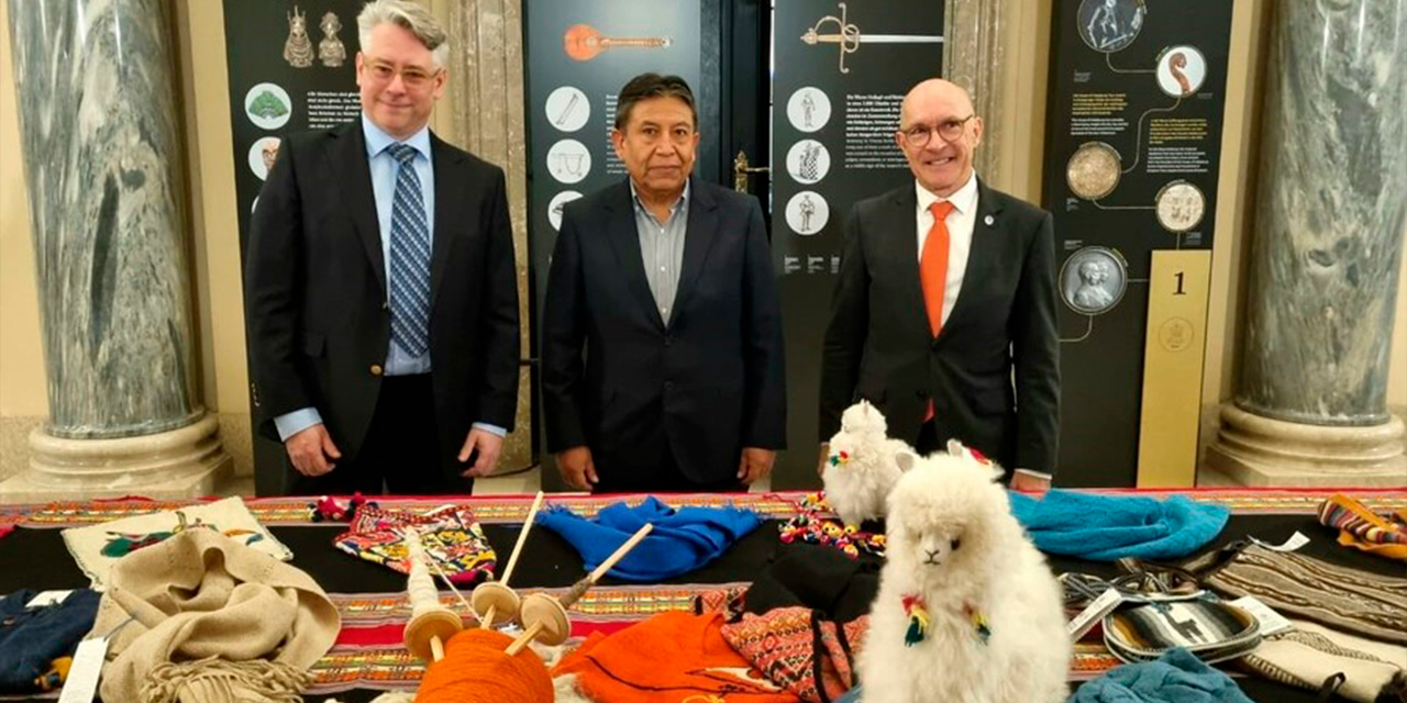 David Choquehuanca en la inauguración de la exposición en Viena, Austria. Foto: VICEPRESIDENCIA