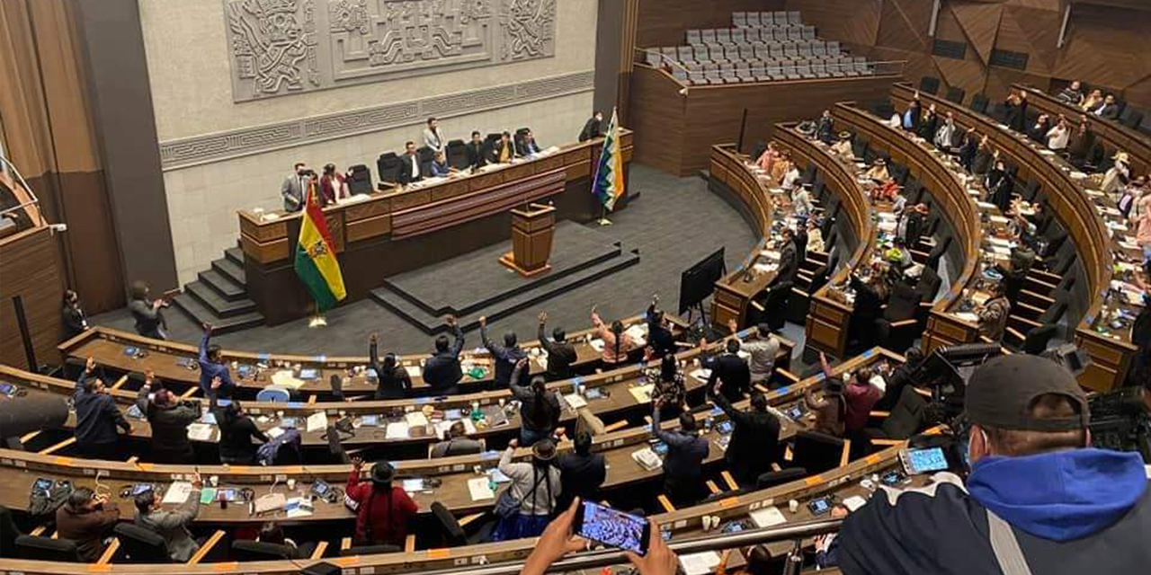 El pleno de la Asamblea Legislativa tendrá en sus manos la selección última de candidatos.