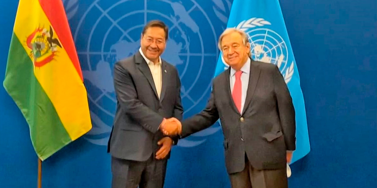 El presidente Luis Arce con el secretario general de la ONU, António Guterres, en septiembre de 2020, en Nueva York. Foto: PRESIDENCIA