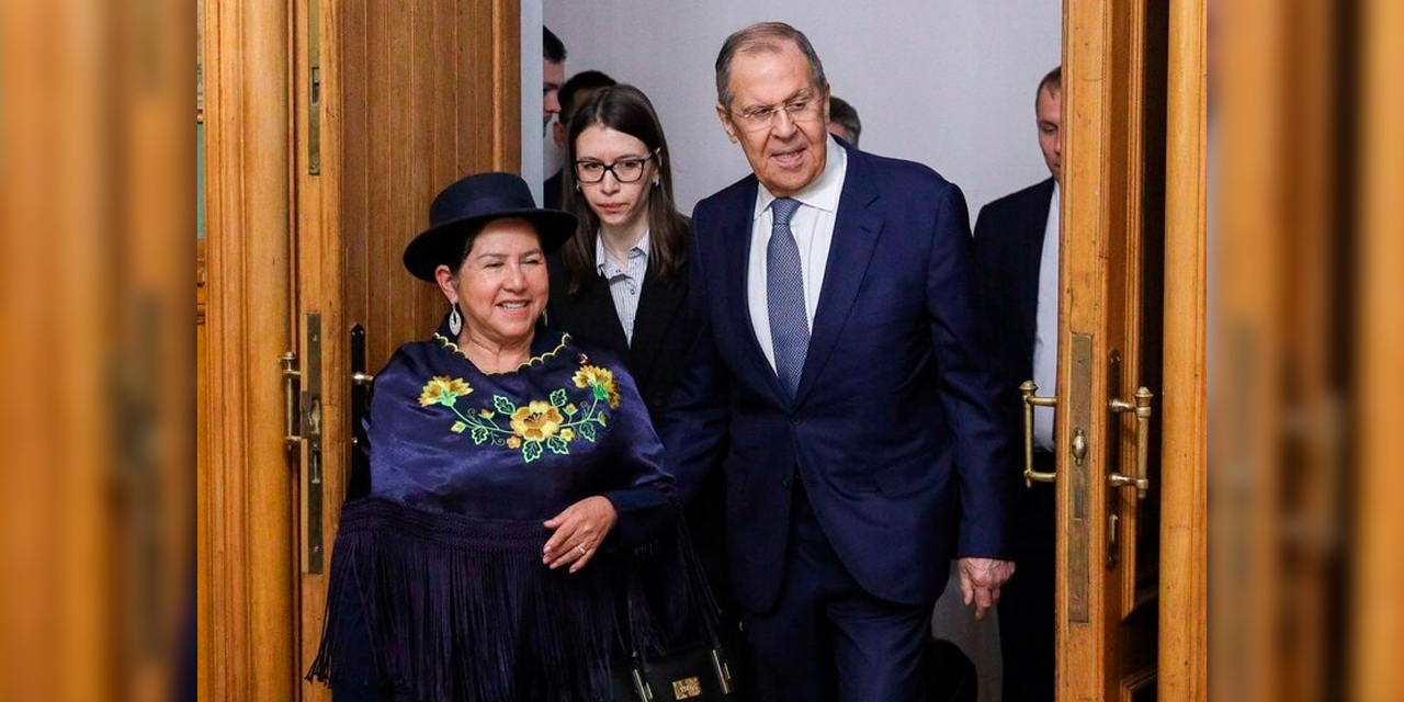 Encuentro entre canciller Sosa y Lavrov. | Foto: Embajada de Rusia