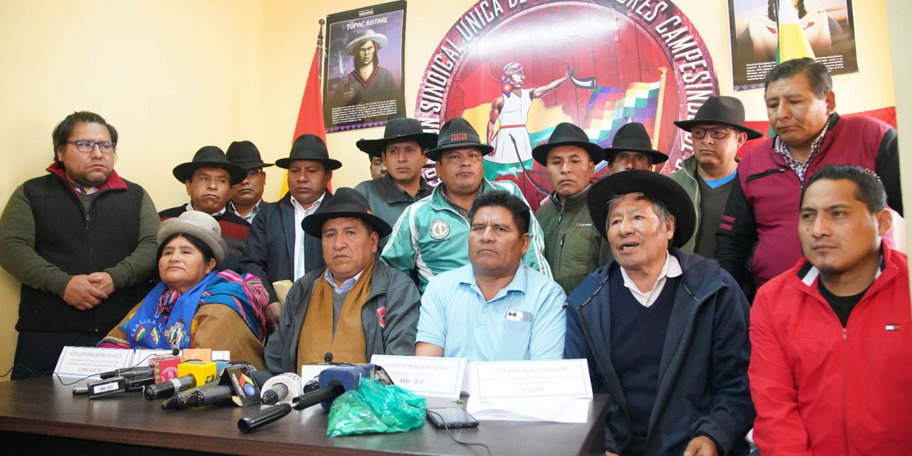 La dirigencia del Pacto de Unidad en conferencia de prensa en La Paz. | Foto: Jorge Mamani