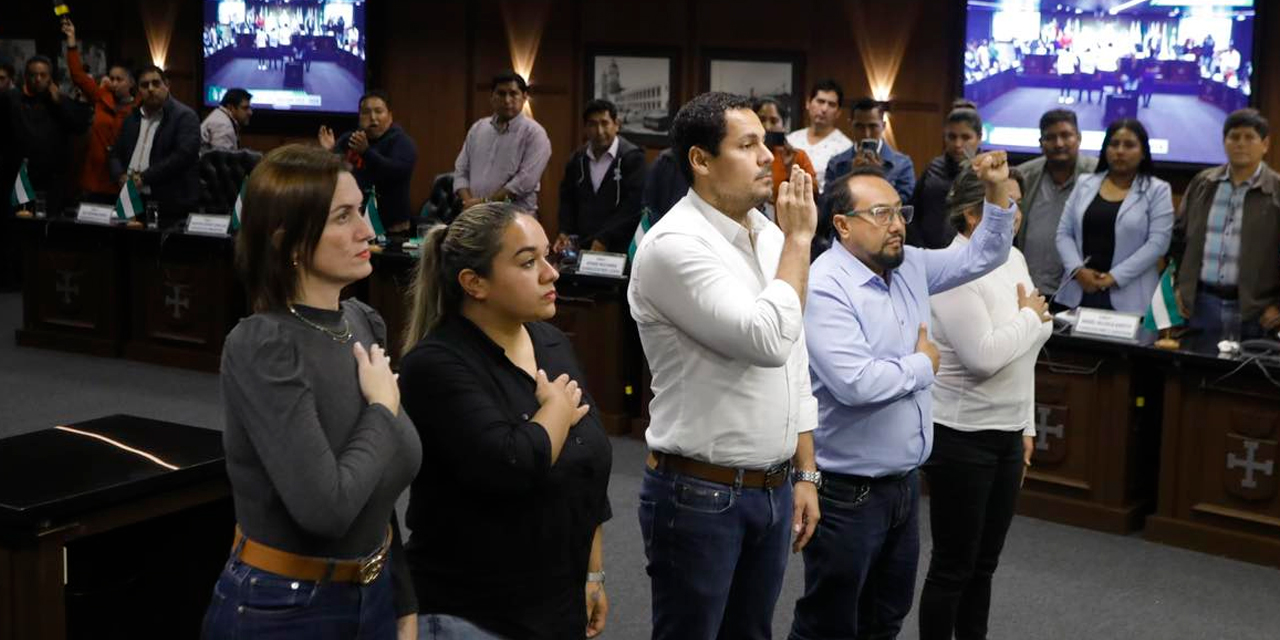 La nueva directiva de la Asamblea Legislativa de Santa Cruz liderada por Antonio Talamás. Foto: ALDSC