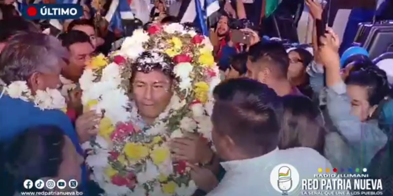 Acto de recibimiento a Grover García en la sede de la FSUTCC.