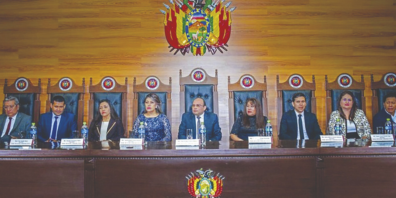 Los integrantes del TCP en la ciudad de La Paz.