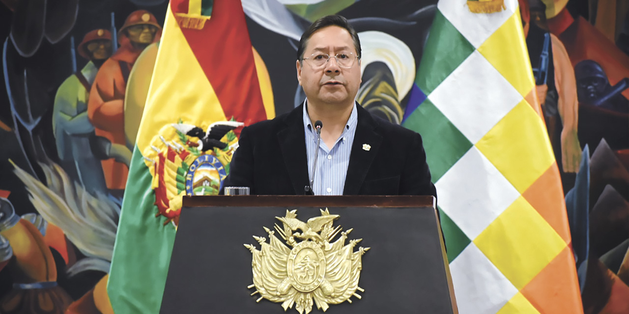 El presidente Luis Arce durante el diálogo con la prensa, en La Paz. | Foto: Gustavo Ticona