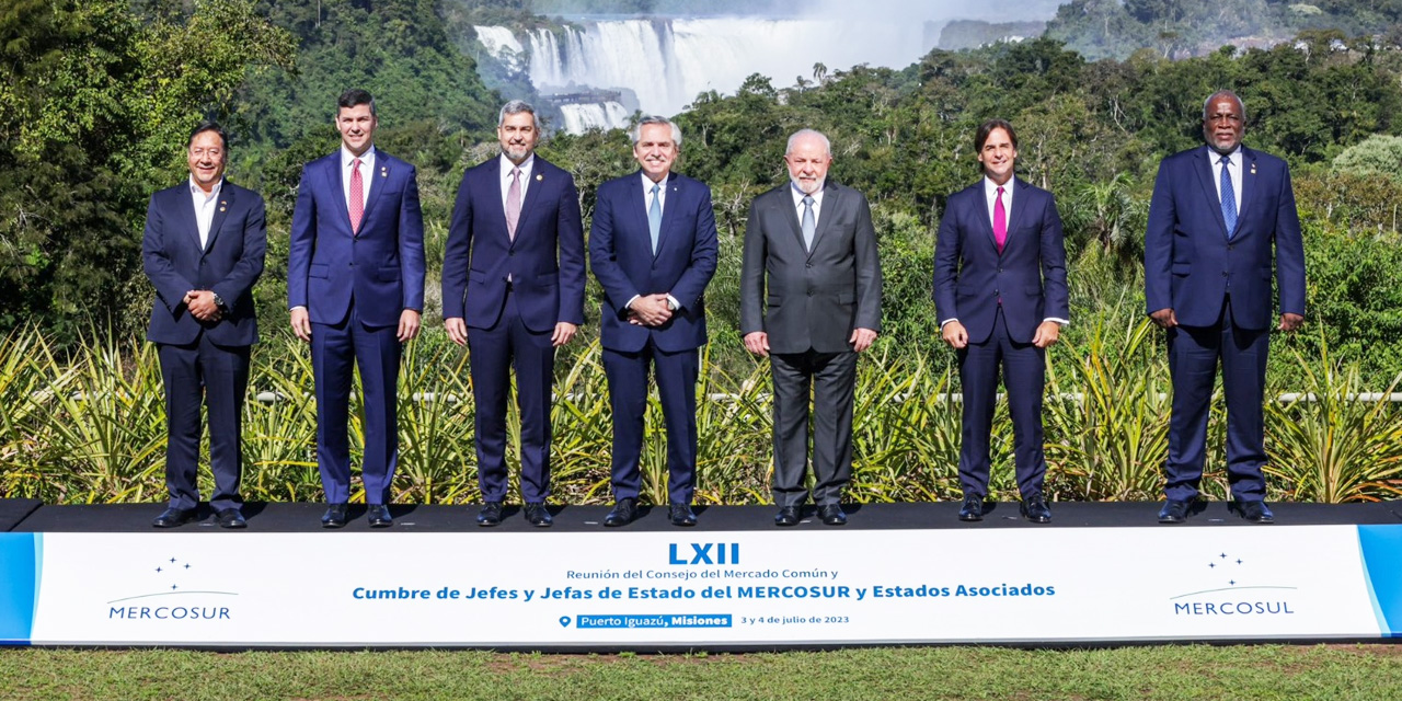 El Presidente en Brasil, en el marco de la Cumbre del Mercosur en 2023. | Foto: Archivo