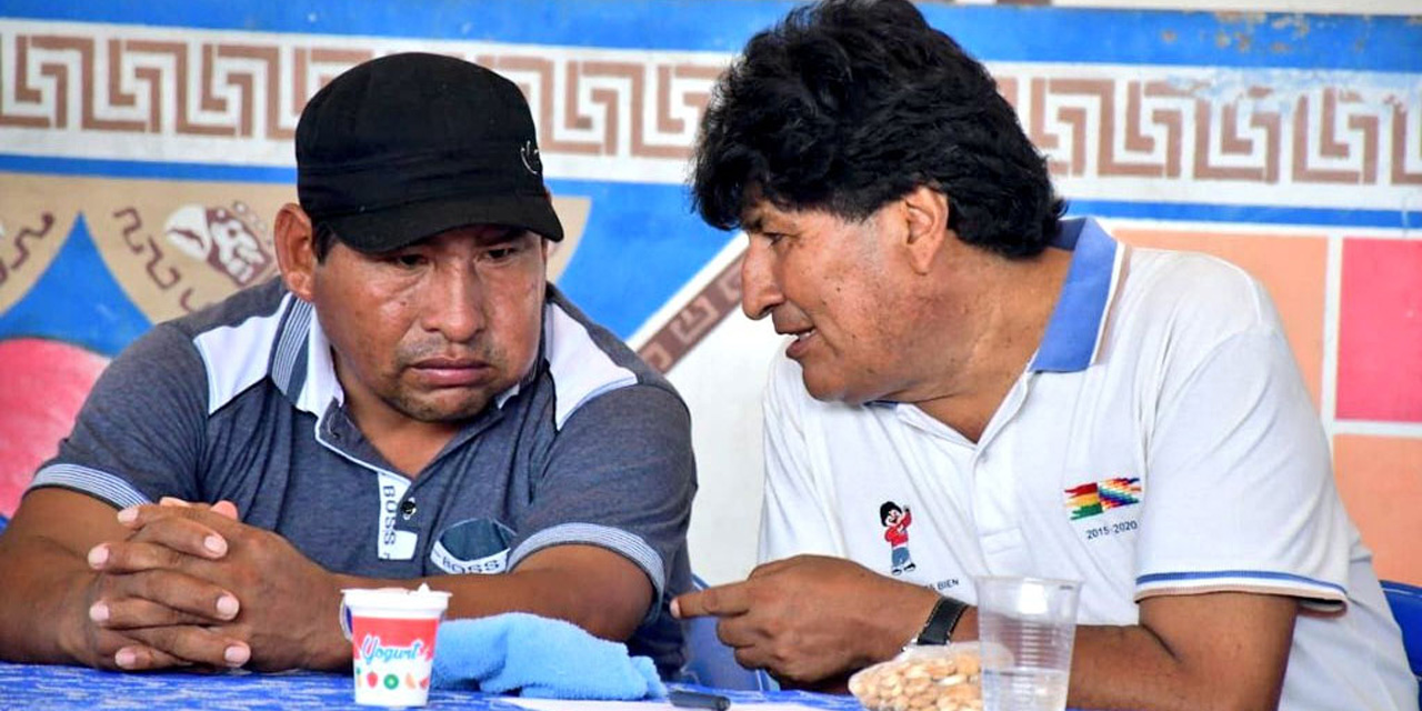 El dirigente campesino Ponciano Santos y Evo Morales.