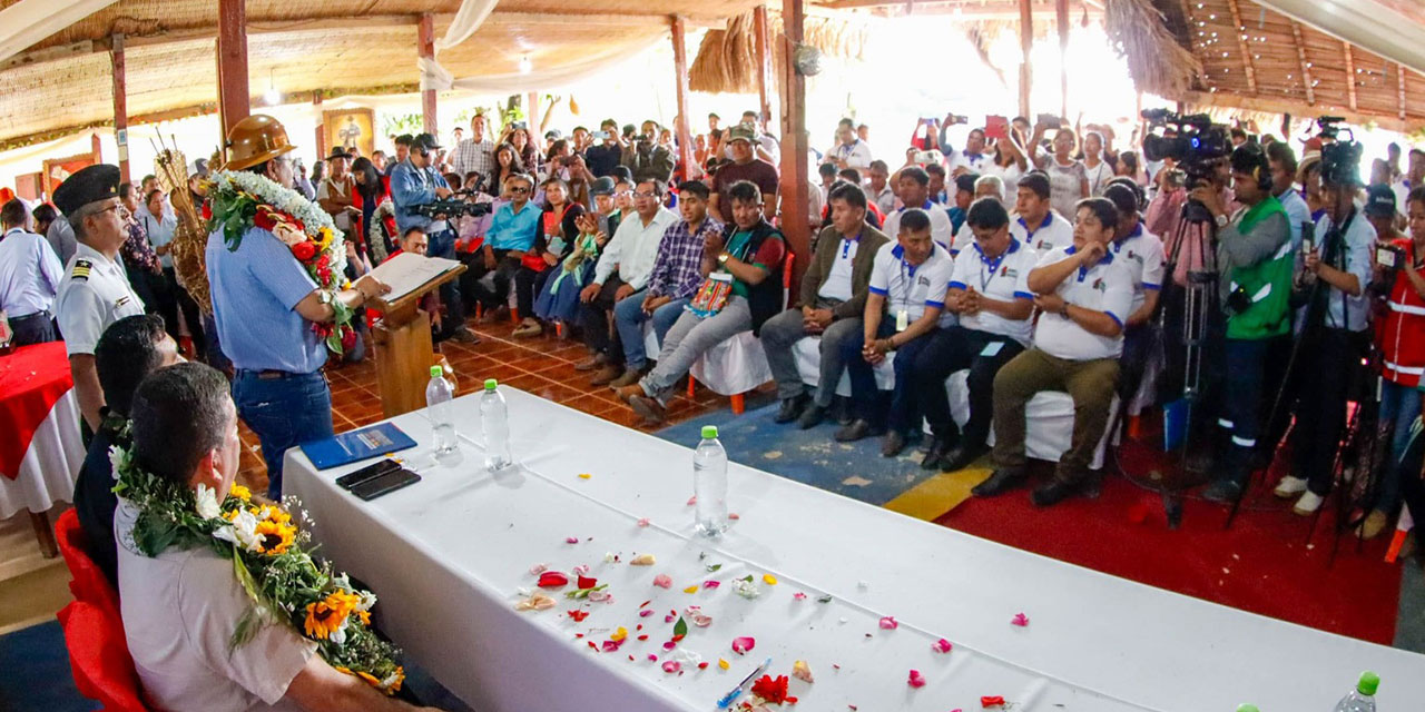 El presidente Luis Arce en el municipio de Apolo. foto: PRESIDENCIA