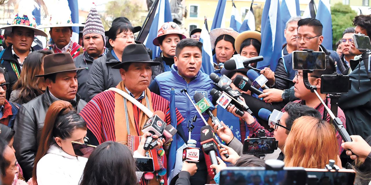 El Pacto de Unidad con el nuevo presidente del MAS-IPSP, Grover García. Foto: Archivo