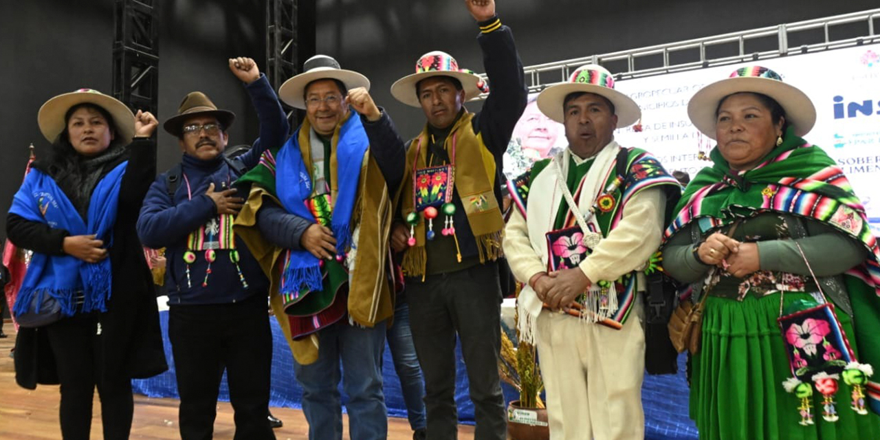 El presidente Luis Arce con las organizaciones sociales de Oruro. Foto: Presidencia