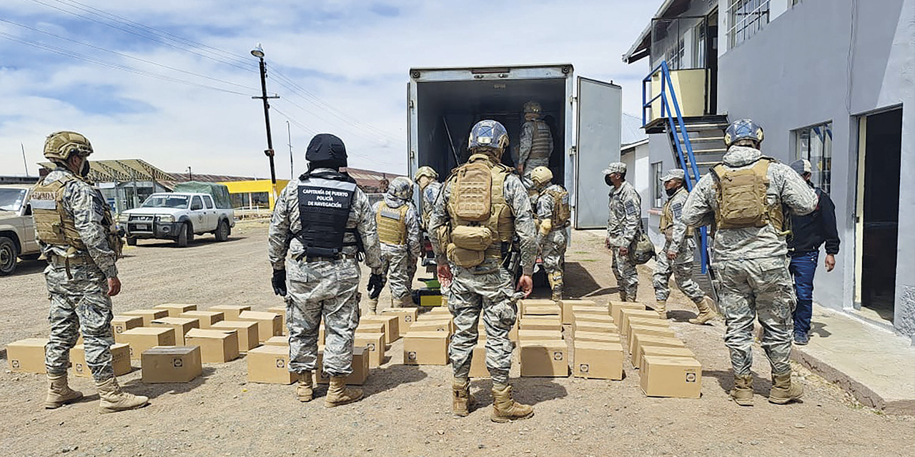 Militares en su labores de lucha contra el contrabando. | Foto: Ministerio de Defensa