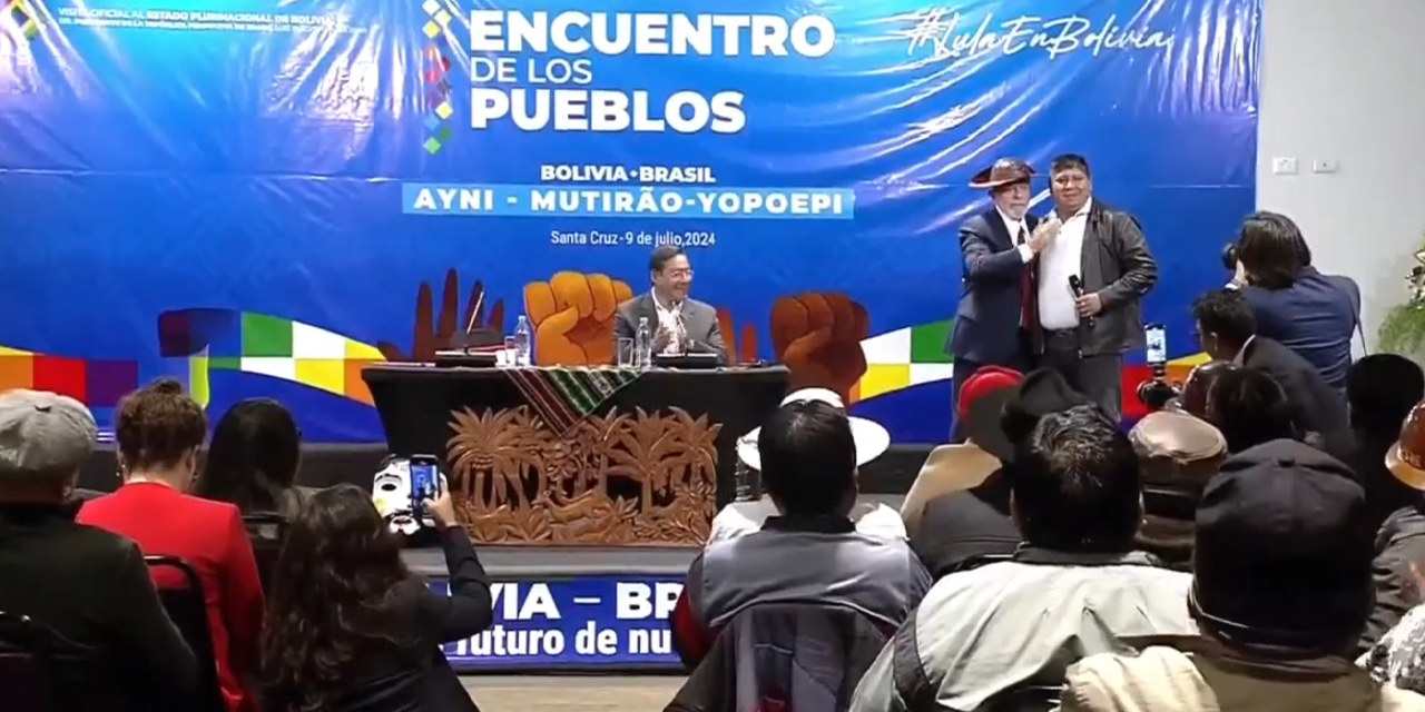 Los presidentes Luis Arce y Luiz Inácio Lula da Silva en el encuentro con las organizaciones sociales.