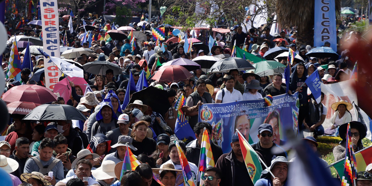 Marcha por la democracia en Cochabamba. Foto: APG