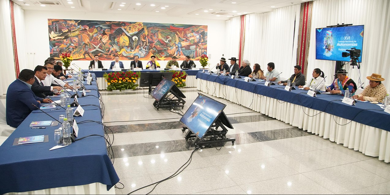 XVI sesión del Consejo Nacional de Autonomías que presidió el presidente Luis Arce. Foto Jorge Mamani