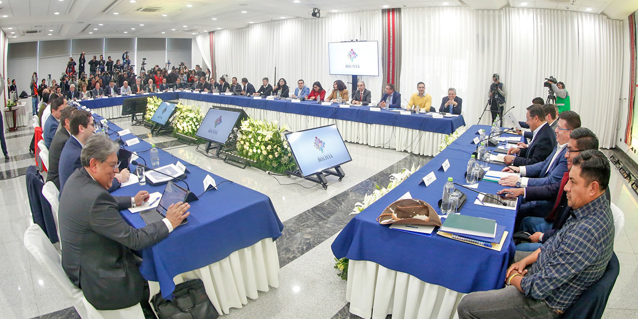 Definen al Diálogo Nacional por la Economía como el más importante en 20 años, marcado por la apertura de Arce