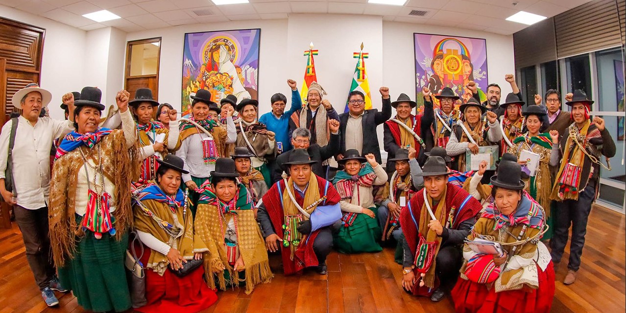 El presidente Luis Arce con autoridades de las provincias Abel Iturralde, Franz Tamayo, José Manuel Pando y Caranavi en Casa Grande del Pueblo. Foto Presidencia