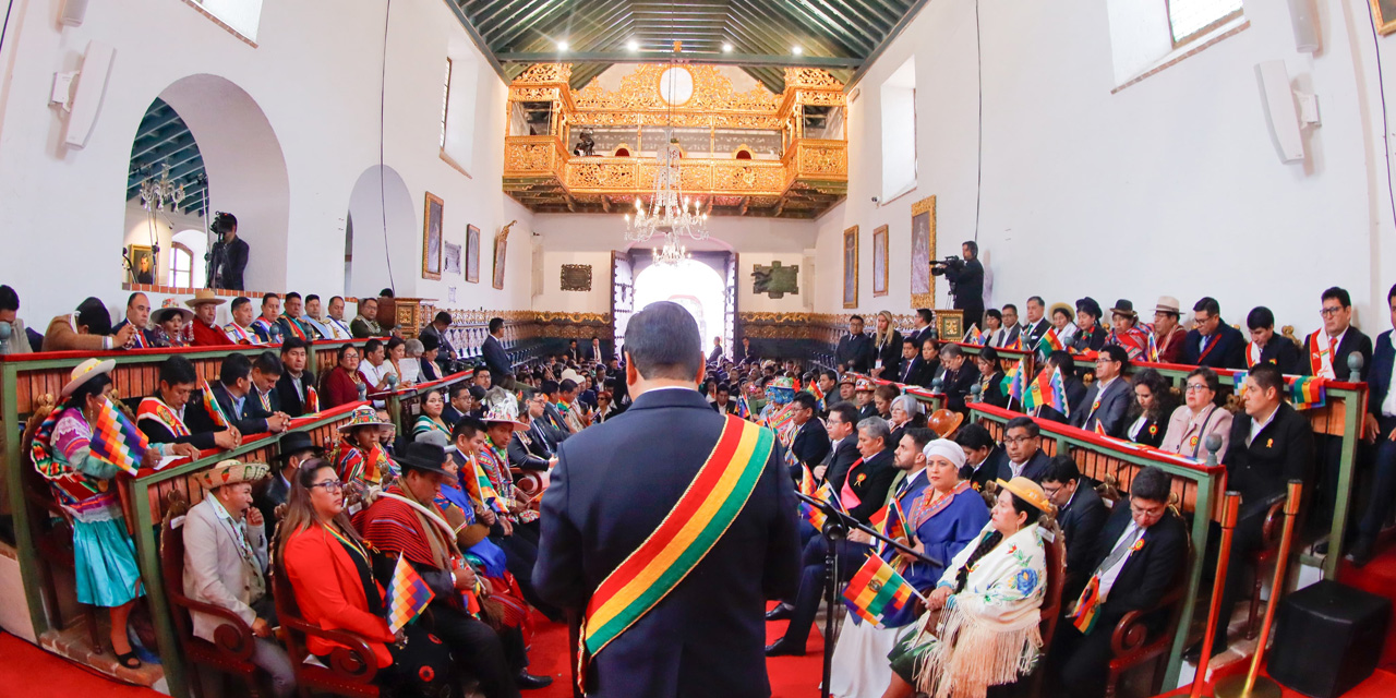 El presidente Luis Arce en la Sesión de Honor por el 199 aniversario de Bolivia, en Sucre. Foto: Archivo